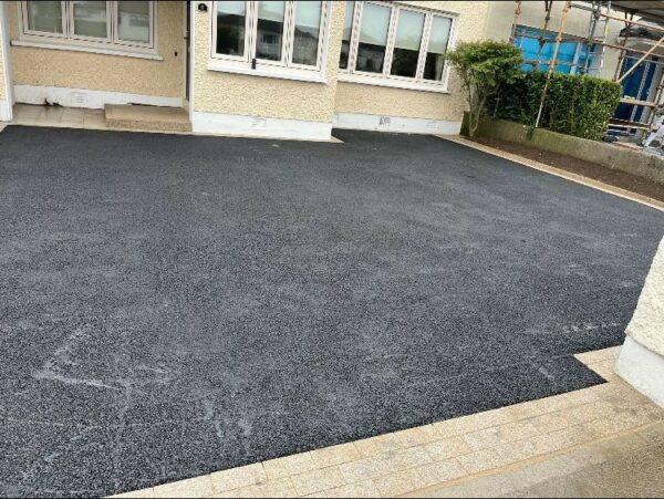Tarmacadam driveway with yellow granite accents in ballinteer, dublin (2)